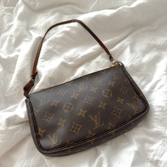 Louis Vuitton Monogram Pochette Shoulder Bag