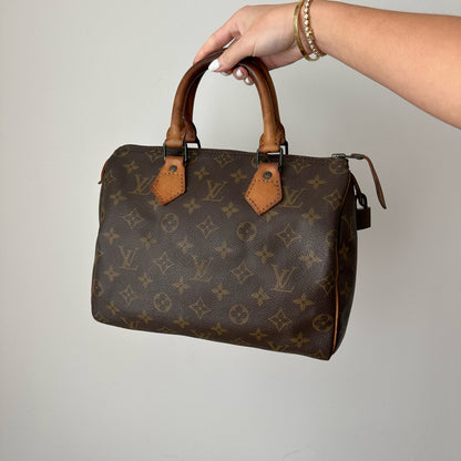 Louis Vuitton Brown Monogram Speedy 25