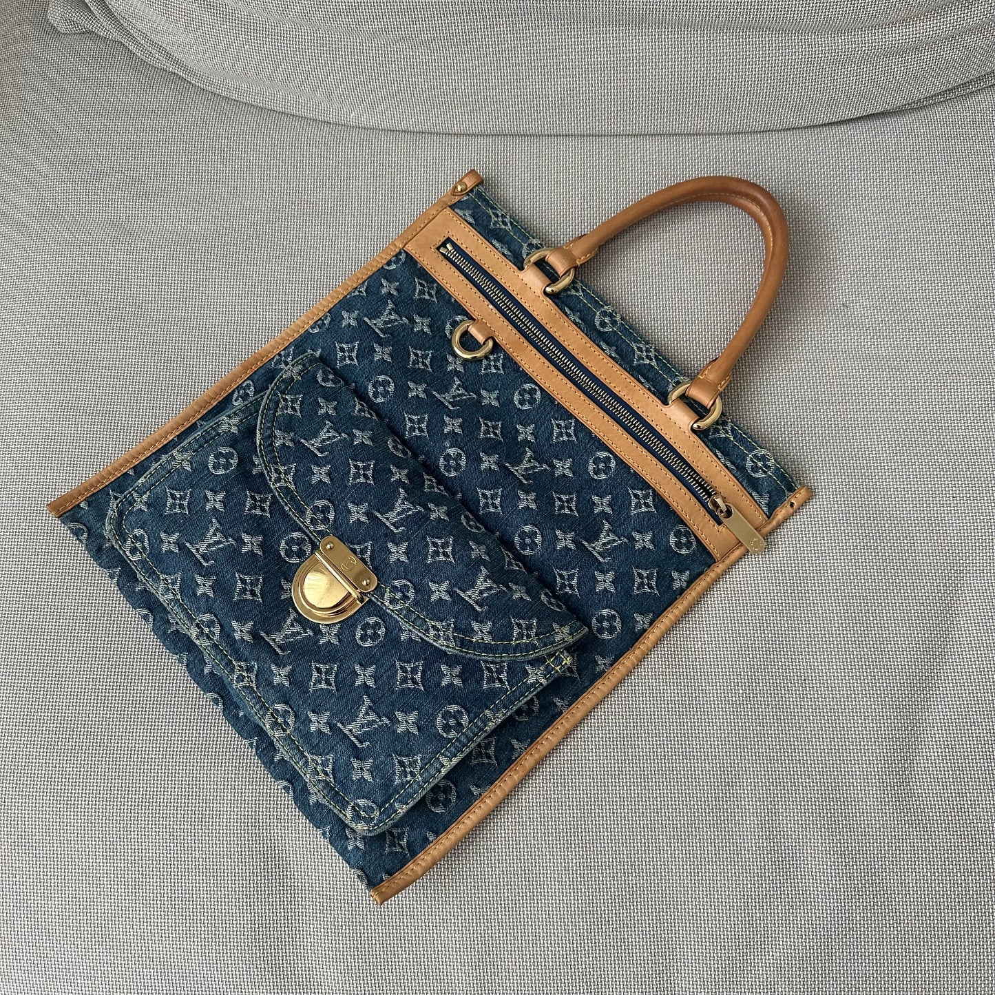 RARE Louis Vuitton 2005 Denim Monogram Sac Plat Bag