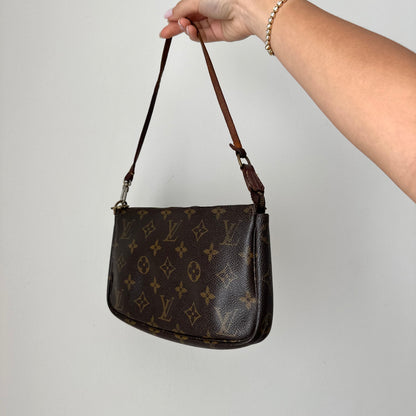 Louis Vuitton Monogram Pochette Shoulder Bag